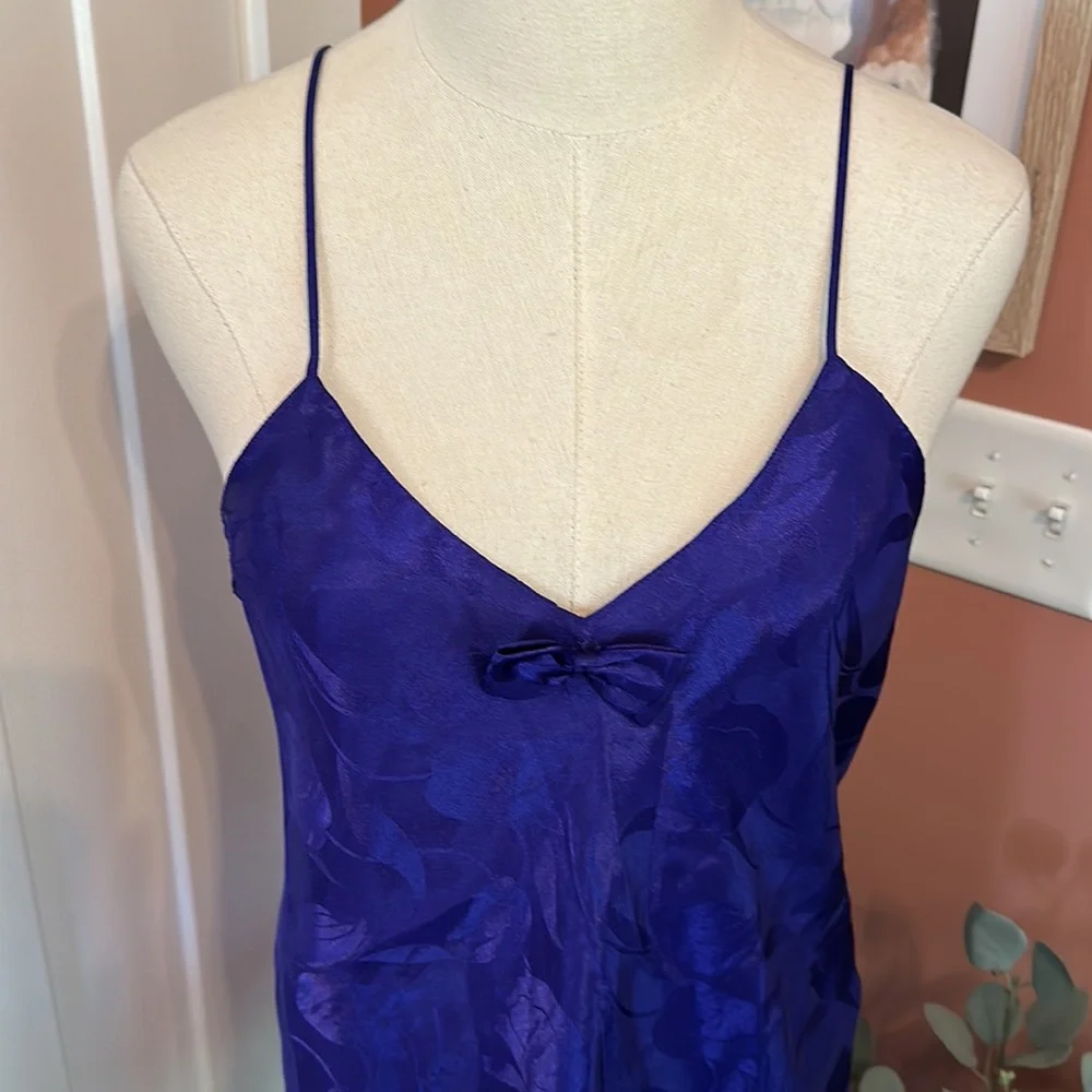 Victoria’s Secret 2-piece 2012 purple black embossed M/6 polyester nightie/panty